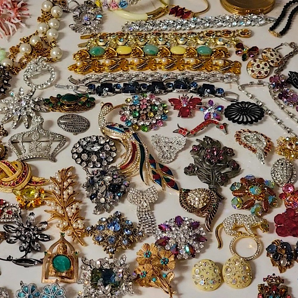 2 lb Designer & High-End Jewelry Lot Mixed Metals Pearls Rhinestones Unsearched - Picture 2 of 6